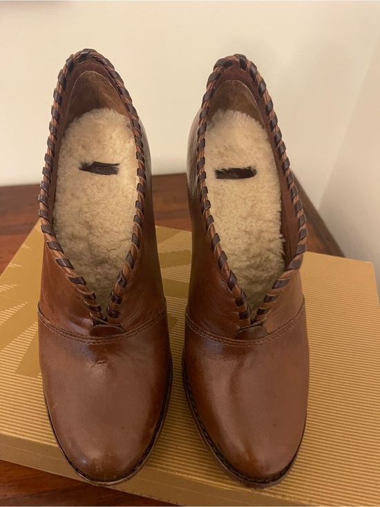 UGG Shoes - UGG Jamison Brown Leather Shearling-Lined Ankle Booties